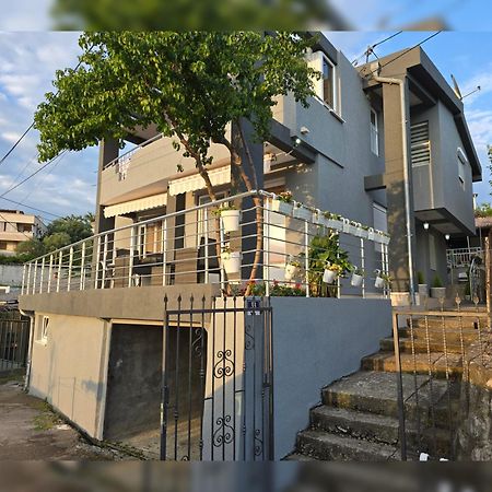 Family Apartment-Dilorena Bar Ngoại thất bức ảnh
