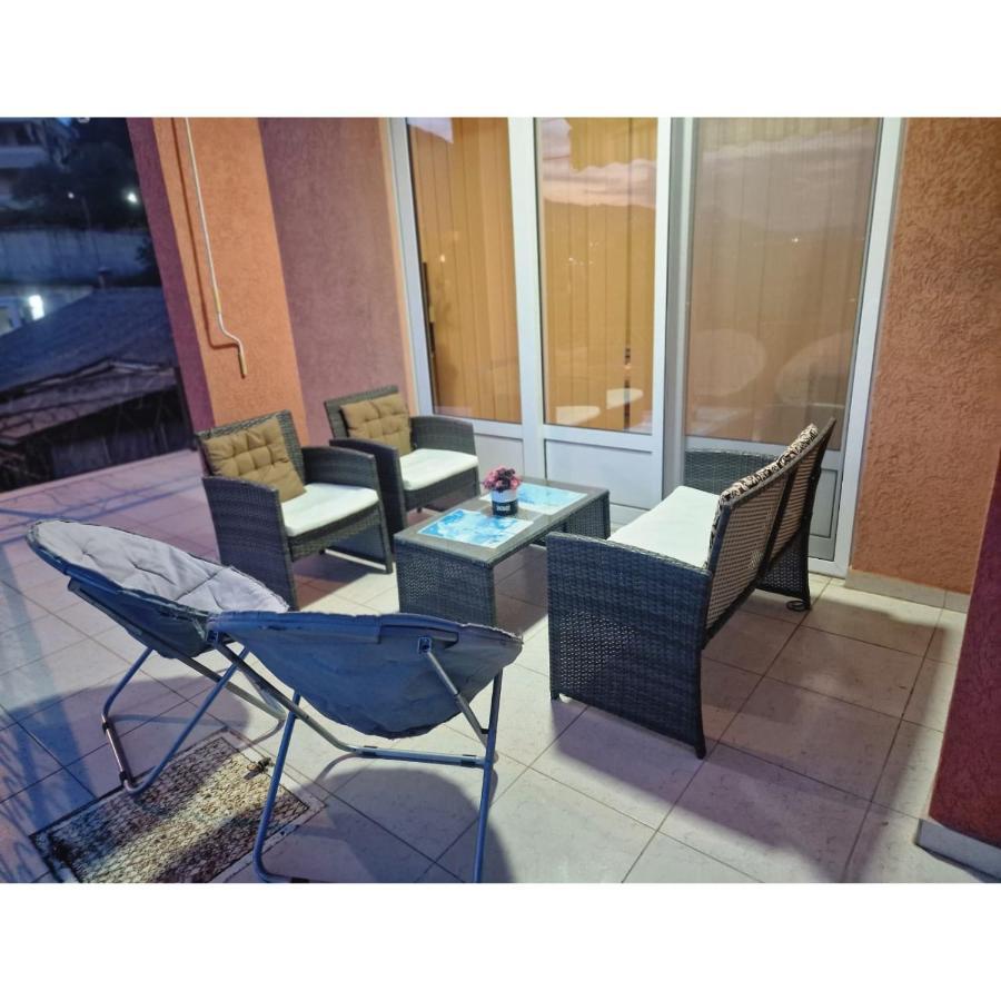 Family Apartment-Dilorena Bar Ngoại thất bức ảnh