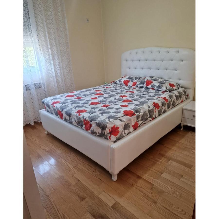 Family Apartment-Dilorena Bar Ngoại thất bức ảnh